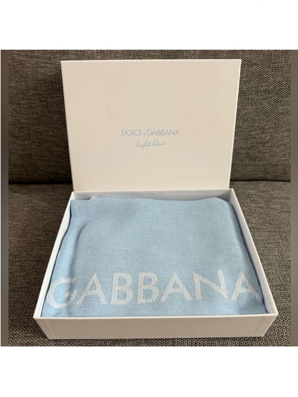 Dolce & Gabbana Light Blue Beach Towel - Picture 4 of 9